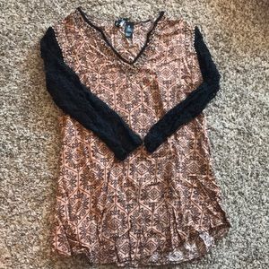 BKE Boutique orange and black long sleeve shirt